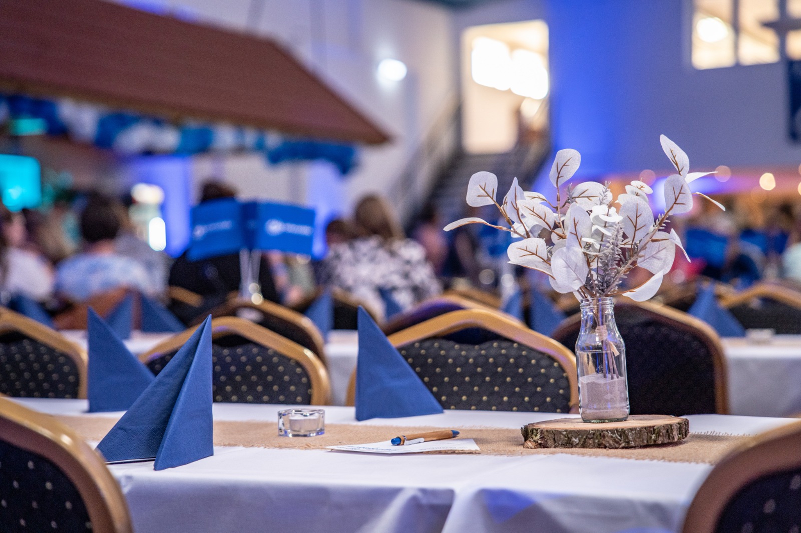 Eventimpression aus der Gilde-Festhalle Bassum mit Dekoration und Ambiente